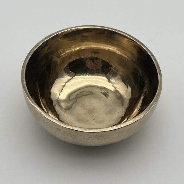 Klangschale in goldener Optik 12 cm 392 g. Grundton 500,98 Hz