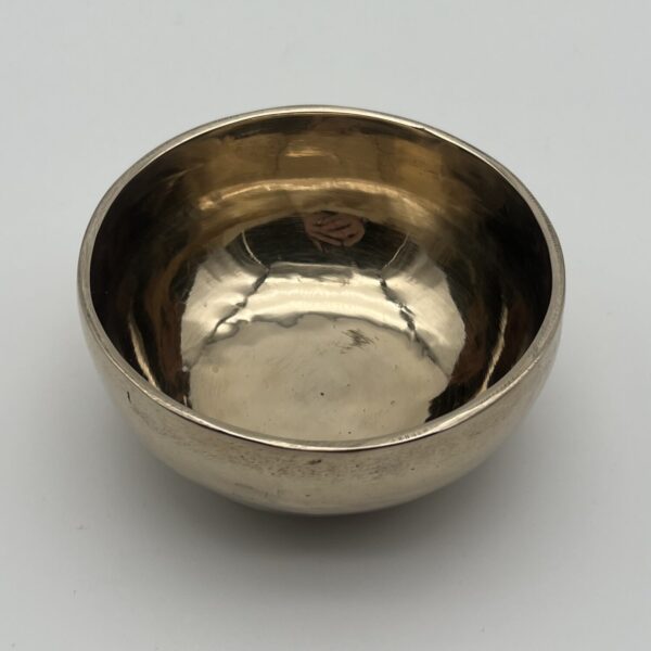 Klangschale in goldener Optik 12 cm 399 g. Grundton 530,27 Hz