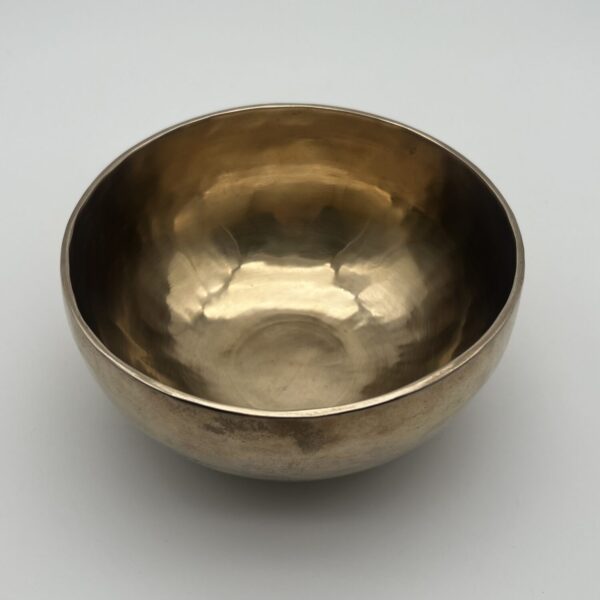Klangschale in goldener Optik 16 cm 723 g Grundton 304,69 Hz