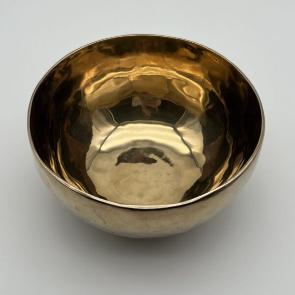 Klangschale in goldener Optik 18 cm 1002 g Grundton 186,04 Hz