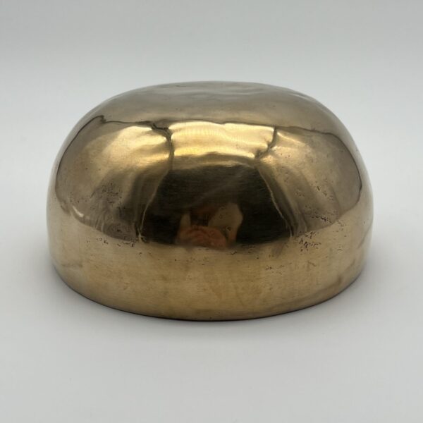 Klangschale in goldener Optik 16 cm 893 g. Grundton 288,57 Hz. – Bild 2