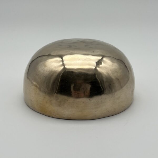 Klangschale in goldener Optik 16 cm 686 g. Grundton 294,43 Hz. – Bild 3