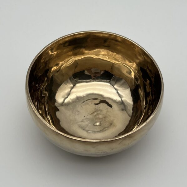 Klangschale in goldener Optik 16 cm 923 g. Grundton 279,79 Hz.
